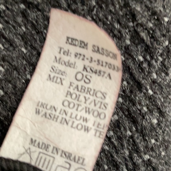 KEDEM Sasson Black Label Black Velour with Charcoal / Grey Knit Sleeves Top OS - Picture 9 of 10